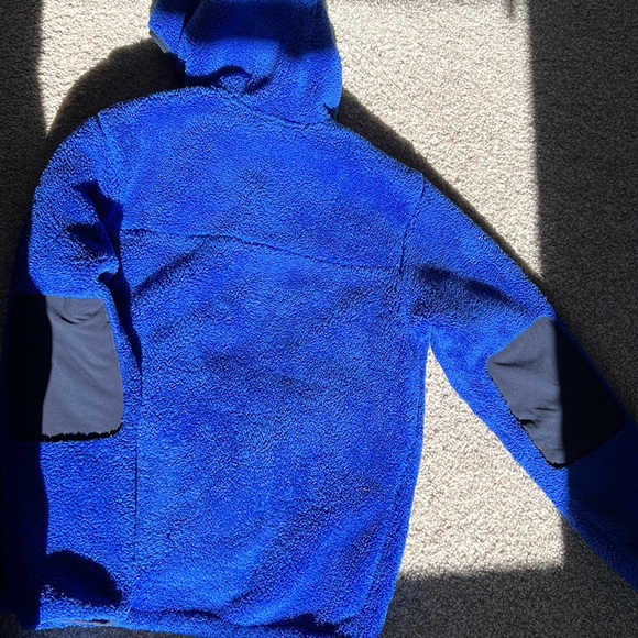Men’s plush ultra soft pullover, good condition. - Picture 7 of 7